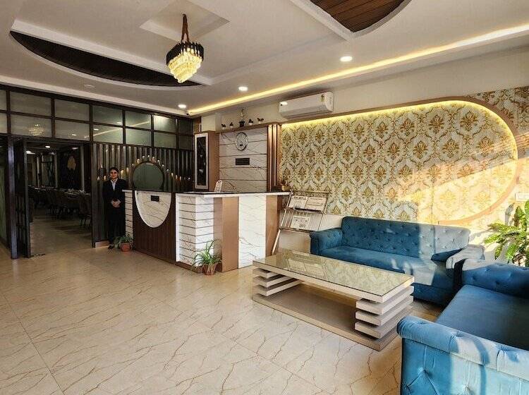 Pineberry Hotels   Near Golden Temple