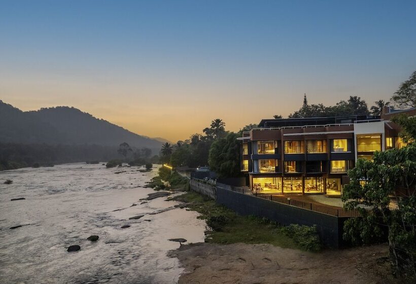 אתר נופש Sterling Athirappilly