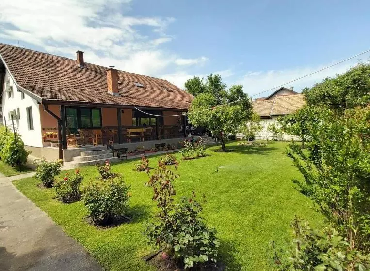 هاستل Lavrnić