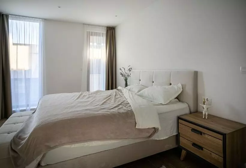 تختخواب و صبحانه Cape Montenegro Villas