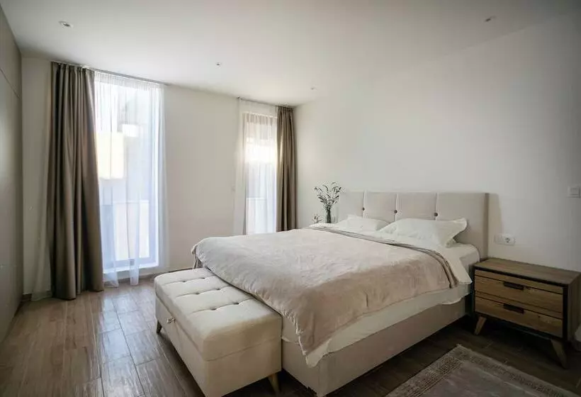 تختخواب و صبحانه Cape Montenegro Villas