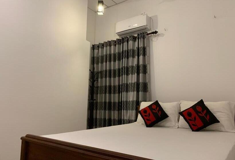 مبيت وإفطار Hamilton Tourist Rest