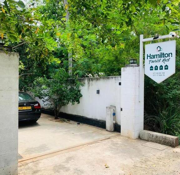 مبيت وإفطار Hamilton Tourist Rest