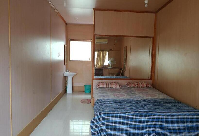 Bed and Breakfast Lakshmi Heritage Tourist Home