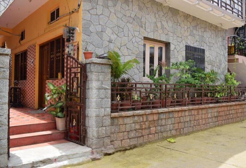 Bed and Breakfast Lakshmi Heritage Tourist Home