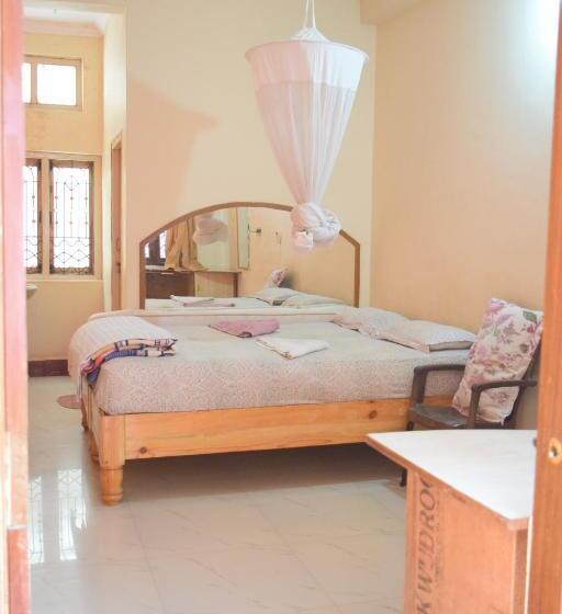 Bed and Breakfast Lakshmi Heritage Tourist Home