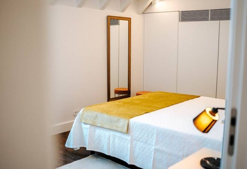 Guerreiro House   Regina Hotel Group