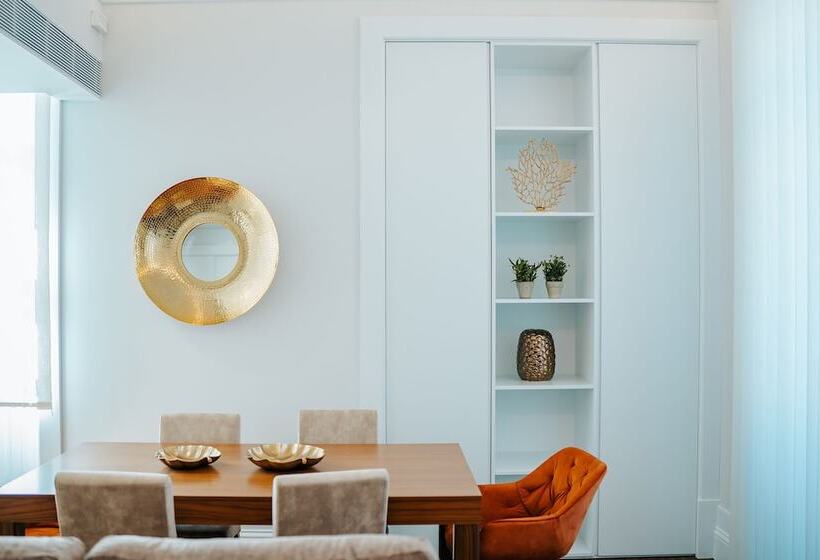 Guerreiro House   Regina Hotel Group