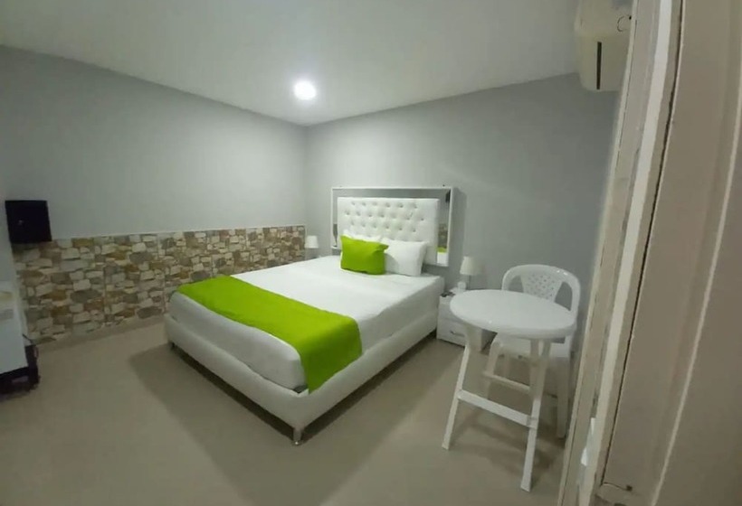 Otel Bm 17  Cerca Al Mar