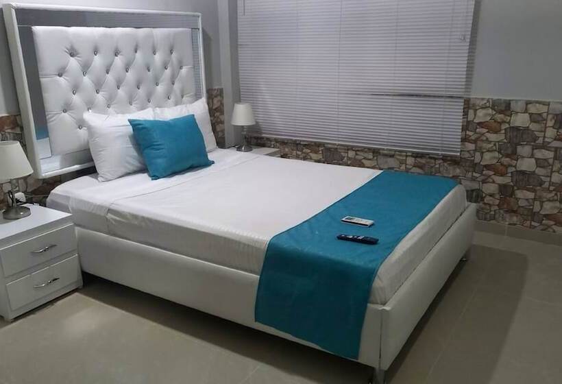 Otel Bm 17  Cerca Al Mar