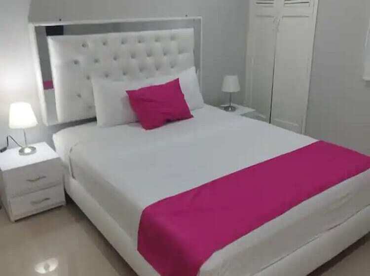 Otel Bm 17  Cerca Al Mar