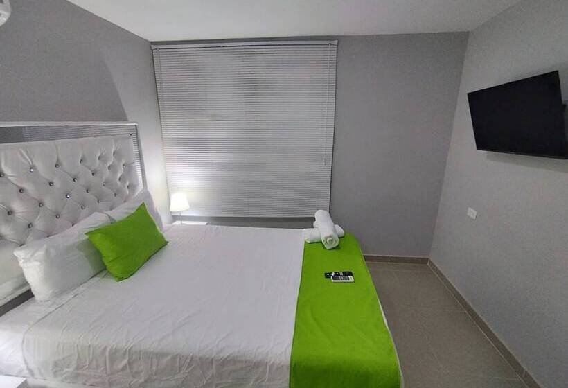 Otel Bm 17  Cerca Al Mar