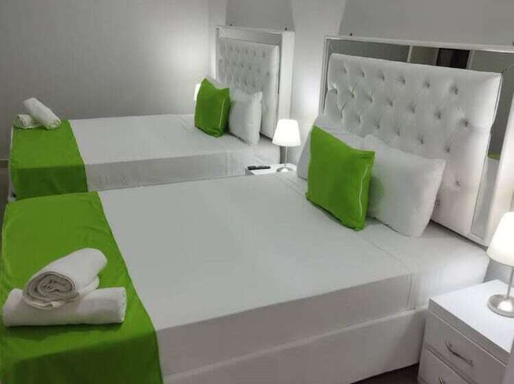 Otel Bm 17  Cerca Al Mar