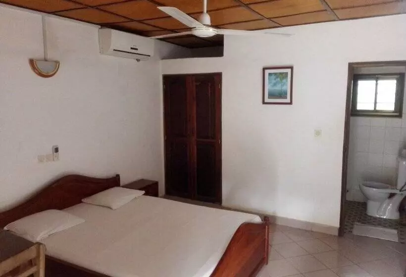 هتل Centre Ayifa Hôtel