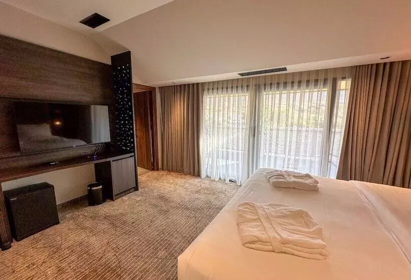 هتل Chateau Mephiskalaki