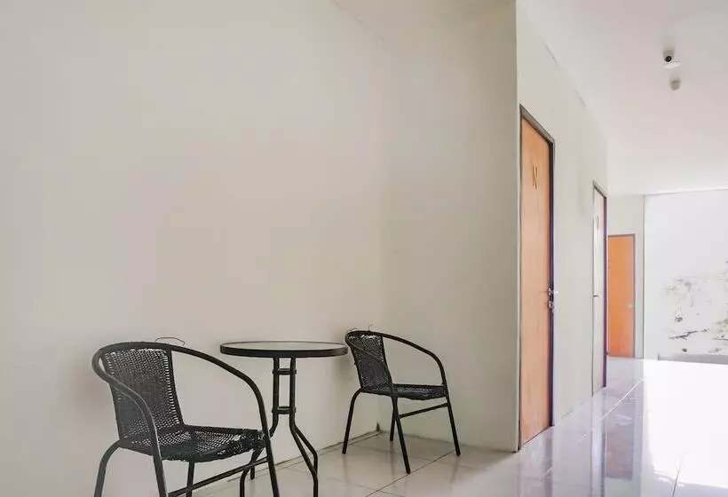 Hotelli Pendowo Limo By Oyo