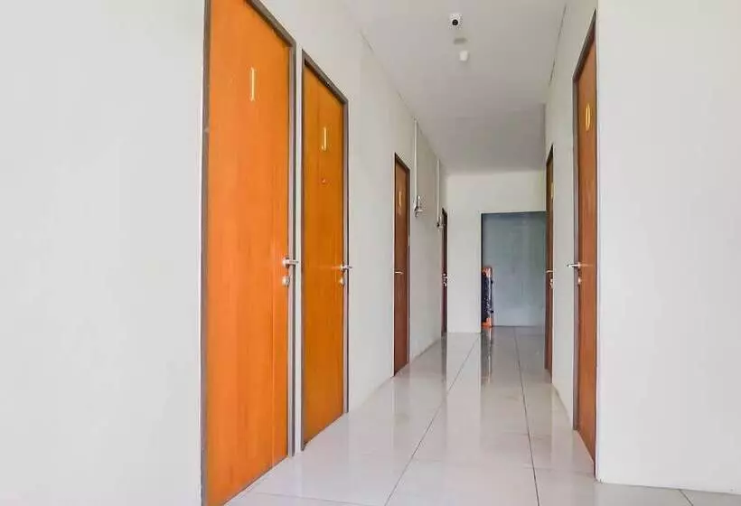 Hotelli Pendowo Limo By Oyo