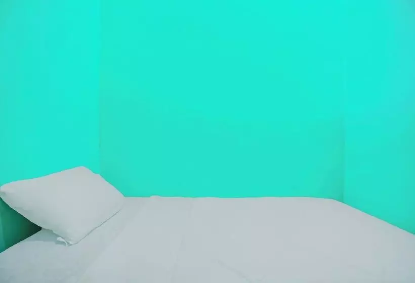 Hotelli Spot On 92554 Budi Homestay Syariahneargrand Batam Mall