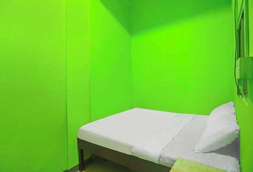 호텔 Spot On 92554 Budi Homestay Syariahneargrand Batam Mall