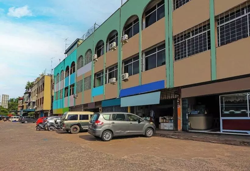 Hotelli Spot On 92554 Budi Homestay Syariahneargrand Batam Mall