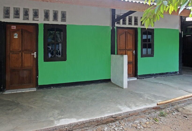 酒店 Spot On 92955 Kos Rosni