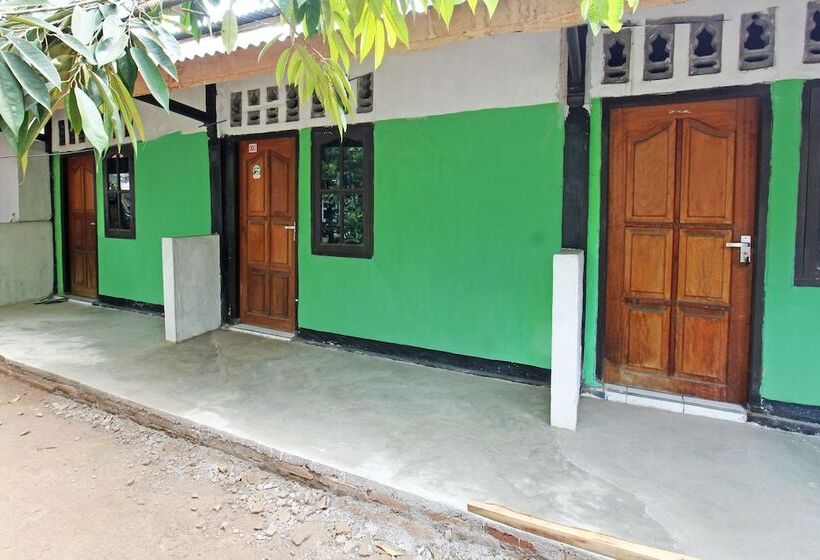 酒店 Spot On 92955 Kos Rosni