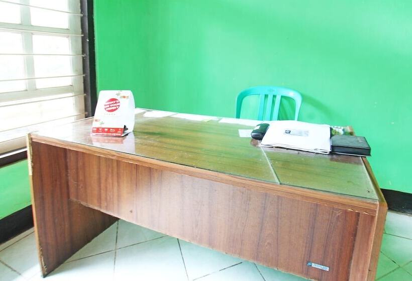 酒店 Spot On 92955 Kos Rosni