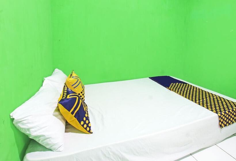 酒店 Spot On 92955 Kos Rosni