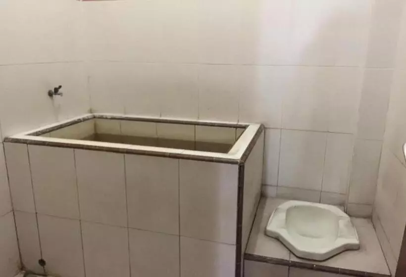 هتل Spot On 93531 Homestay Puri Indah Syariah