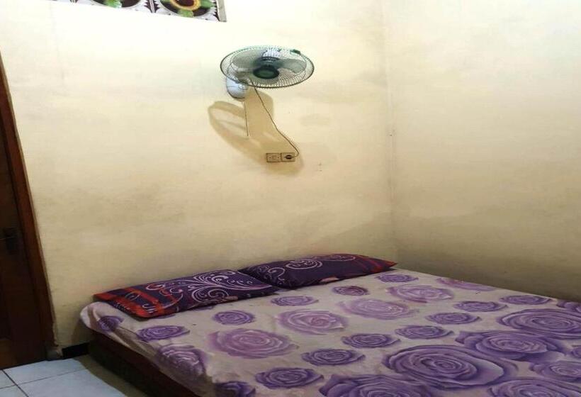 호텔 Spot On 93531 Homestay Puri Indah Syariah