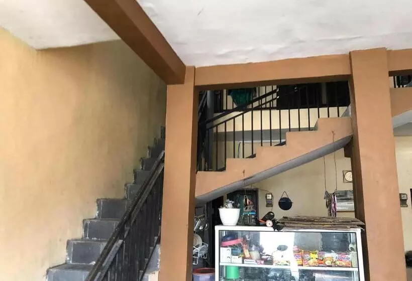 هتل Spot On 93531 Homestay Puri Indah Syariah