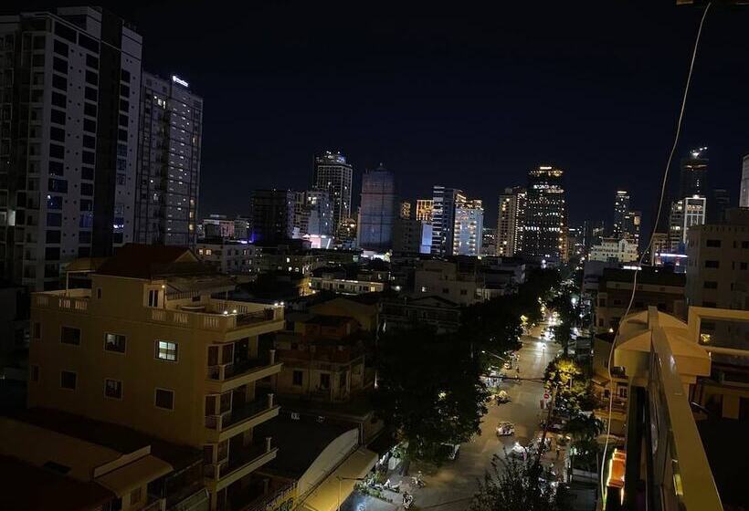 Old Durbar Hotel & Restaurant