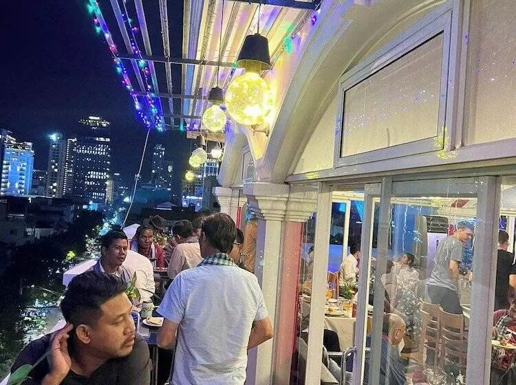 Old Durbar Hotel & Restaurant