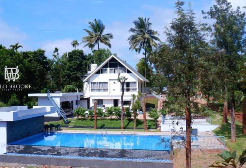 פנסיון Wild Brooke Hut