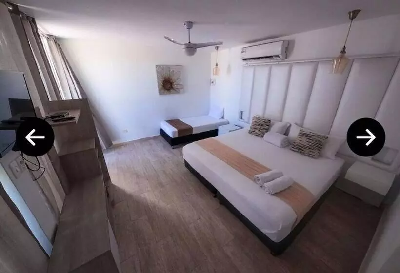 Aw Hotel Holidays Palace