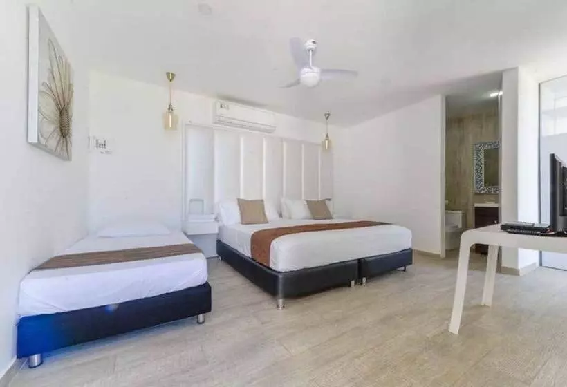 Aw Hotel Holidays Palace