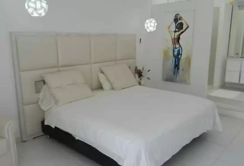 Aw Hotel Holidays Palace