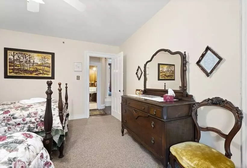 Aamiaismajoitus (B&B) Limestone Mansion