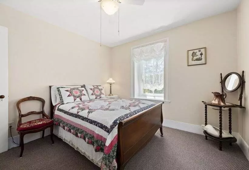 Aamiaismajoitus (B&B) Limestone Mansion