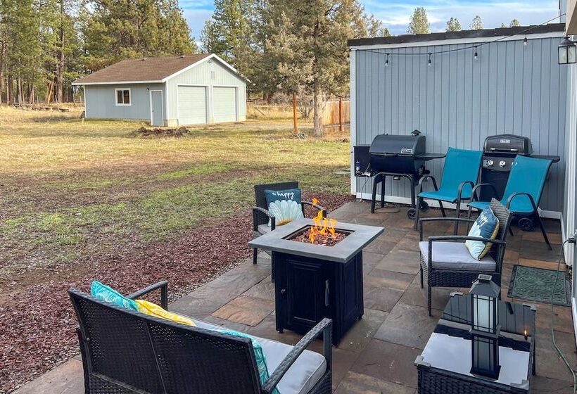 Bend Home W/ Fire Pit, 4 Mi To High Desert Museum!