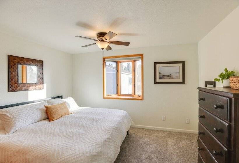 Bend Home W/ Fire Pit, 4 Mi To High Desert Museum!