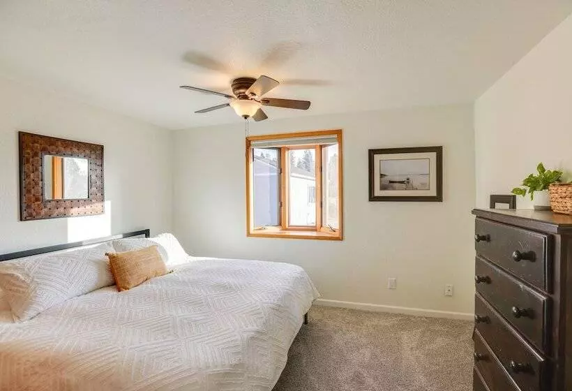 Bend Home W/ Fire Pit, 4 Mi To High Desert Museum!