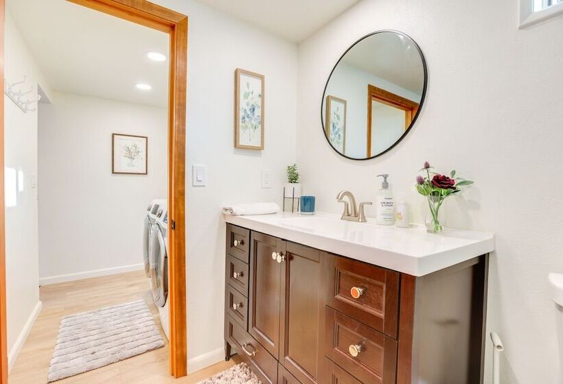 Bend Home W/ Fire Pit, 4 Mi To High Desert Museum!