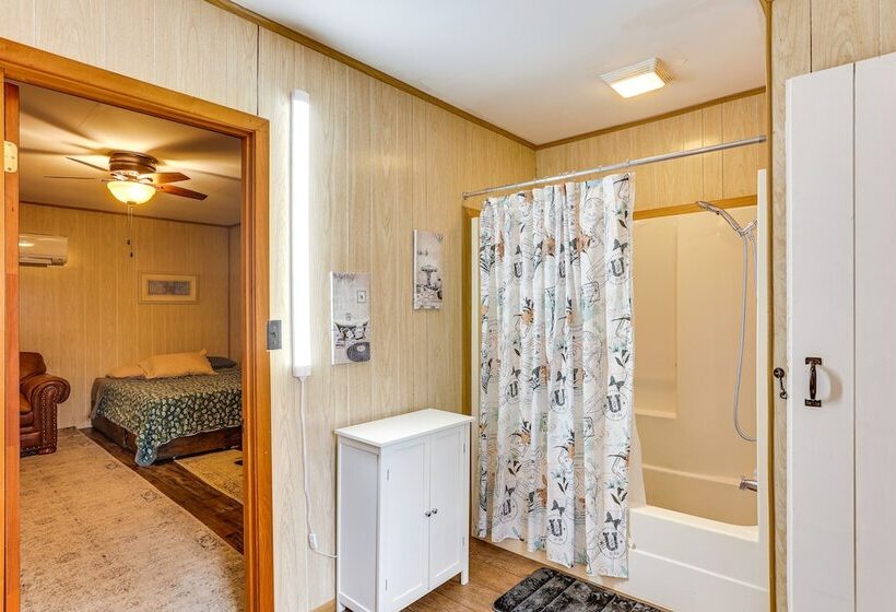 Brodies Landing Cottage ~ Half Mi To Lick Creek!