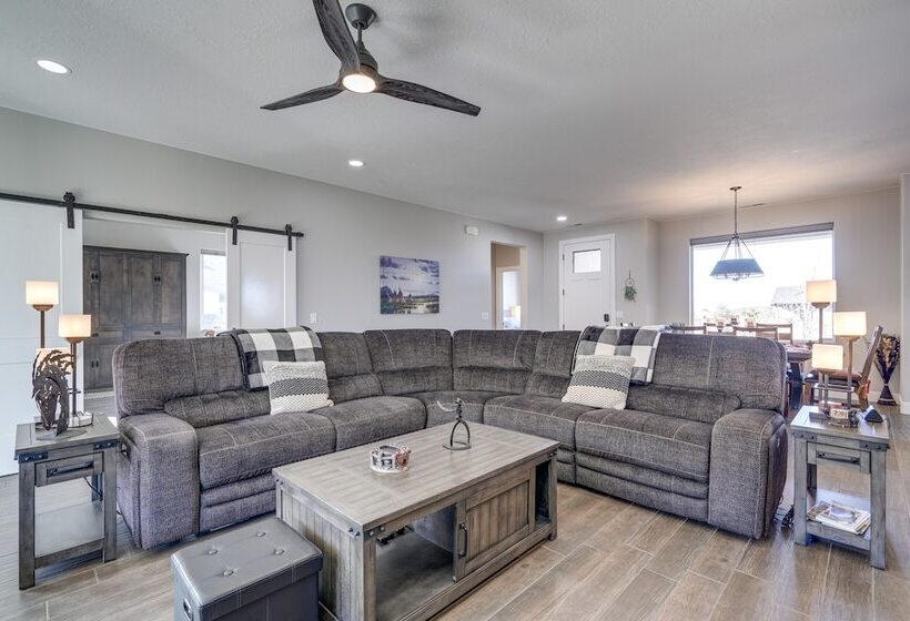 Cedar City Home W/ Mountain Views + Hiking Trails!