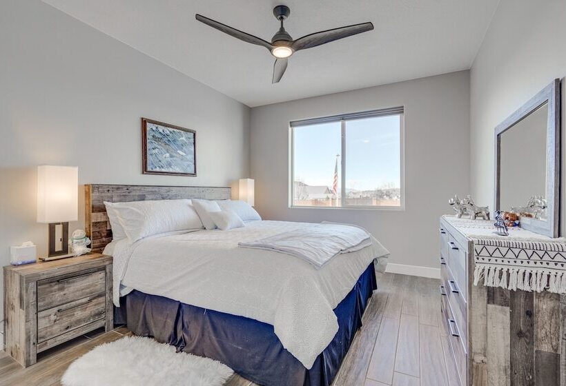 Cedar City Home W/ Mountain Views + Hiking Trails!