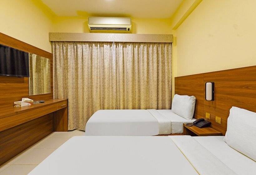 Emirates Hotel	By Oyo