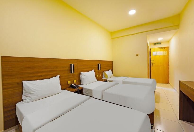 Emirates Hotel	By Oyo