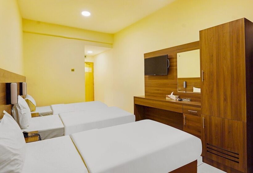 Emirates Hotel	By Oyo