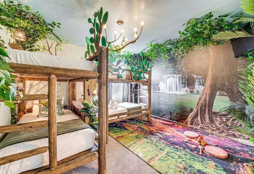 Disney Getaway W/ Game Room & Home Theater!